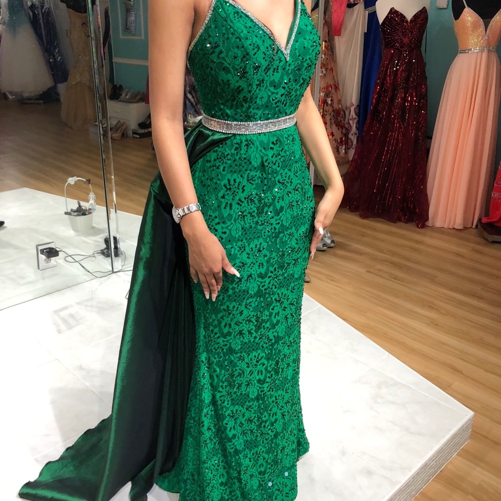 Formal dress , Worn only once